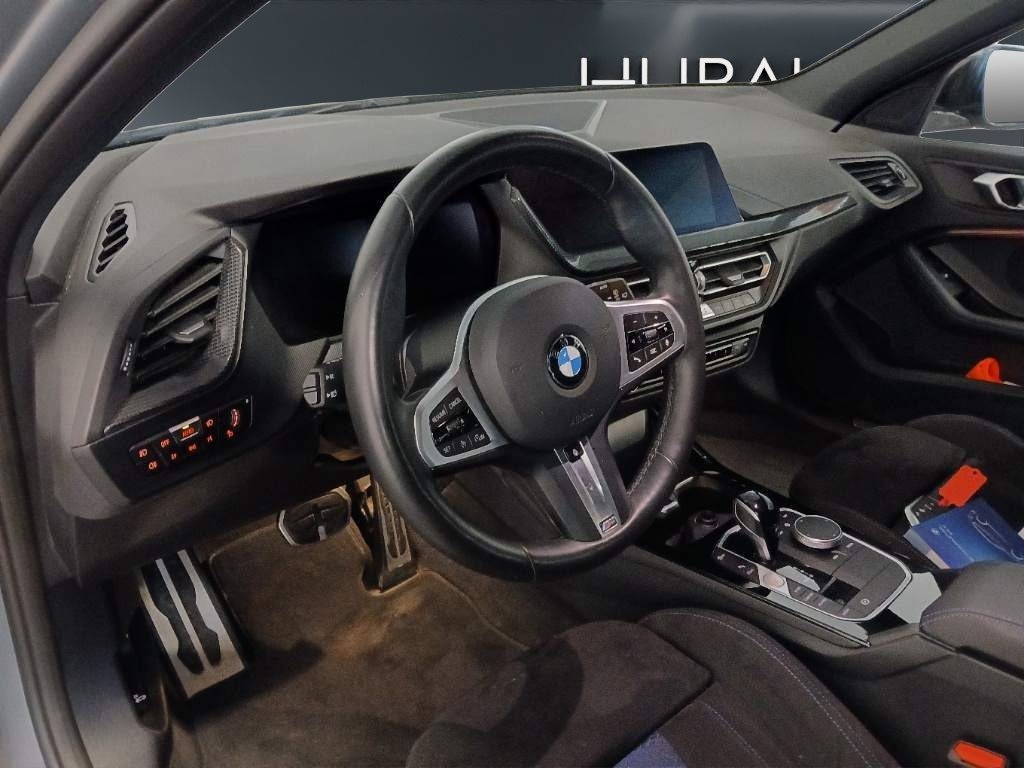 Fahrzeugabbildung BMW 118i 5-Türer [M Sport, LC Prof., HiFi, AHK, RFK]