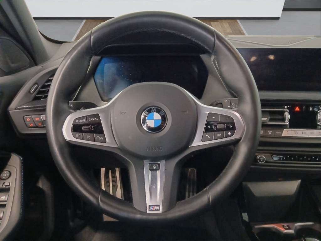 Fahrzeugabbildung BMW 118i 5-Türer [M Sport, LC Prof., HiFi, AHK, RFK]