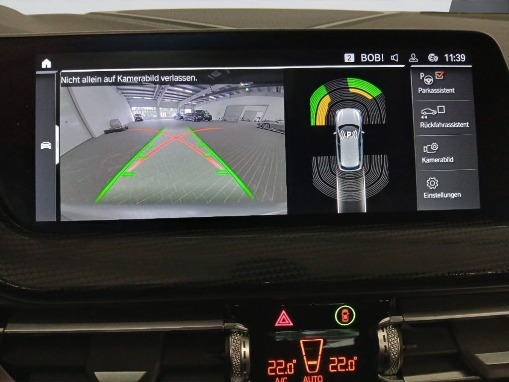 Fahrzeugabbildung BMW 118i 5-Türer [M Sport, LC Prof., HiFi, AHK, RFK]