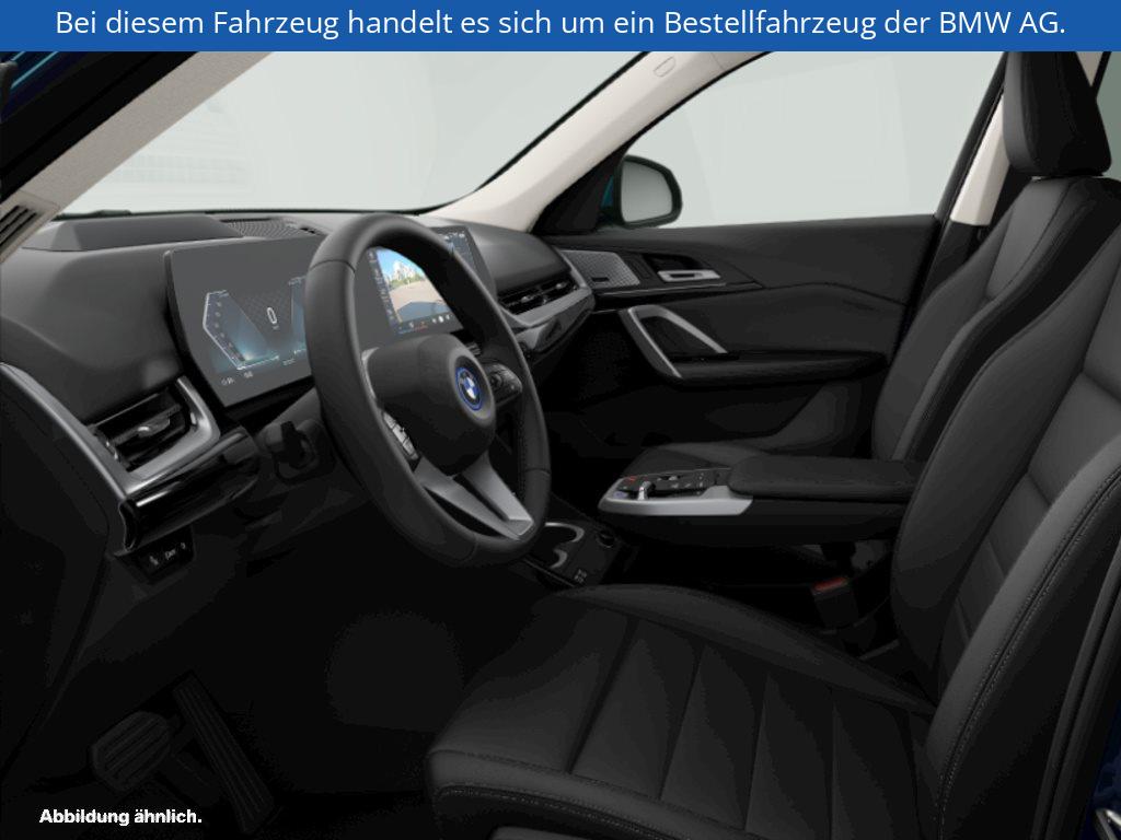 Fahrzeugabbildung BMW iX1 xDrive30