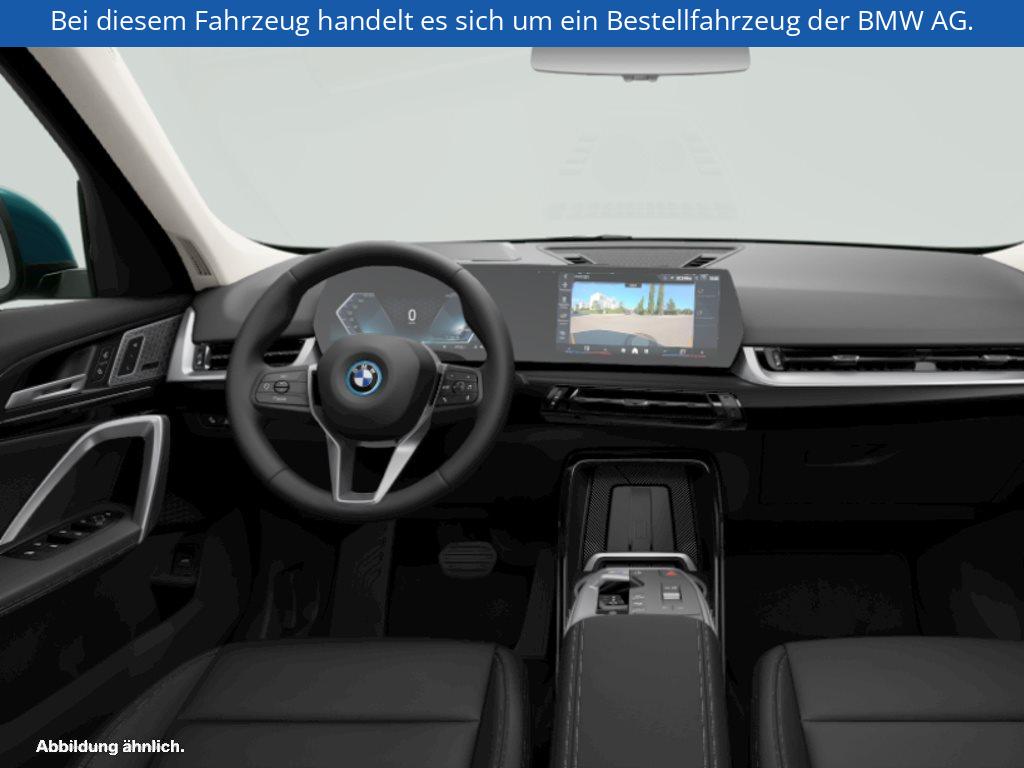 Fahrzeugabbildung BMW iX1 xDrive30