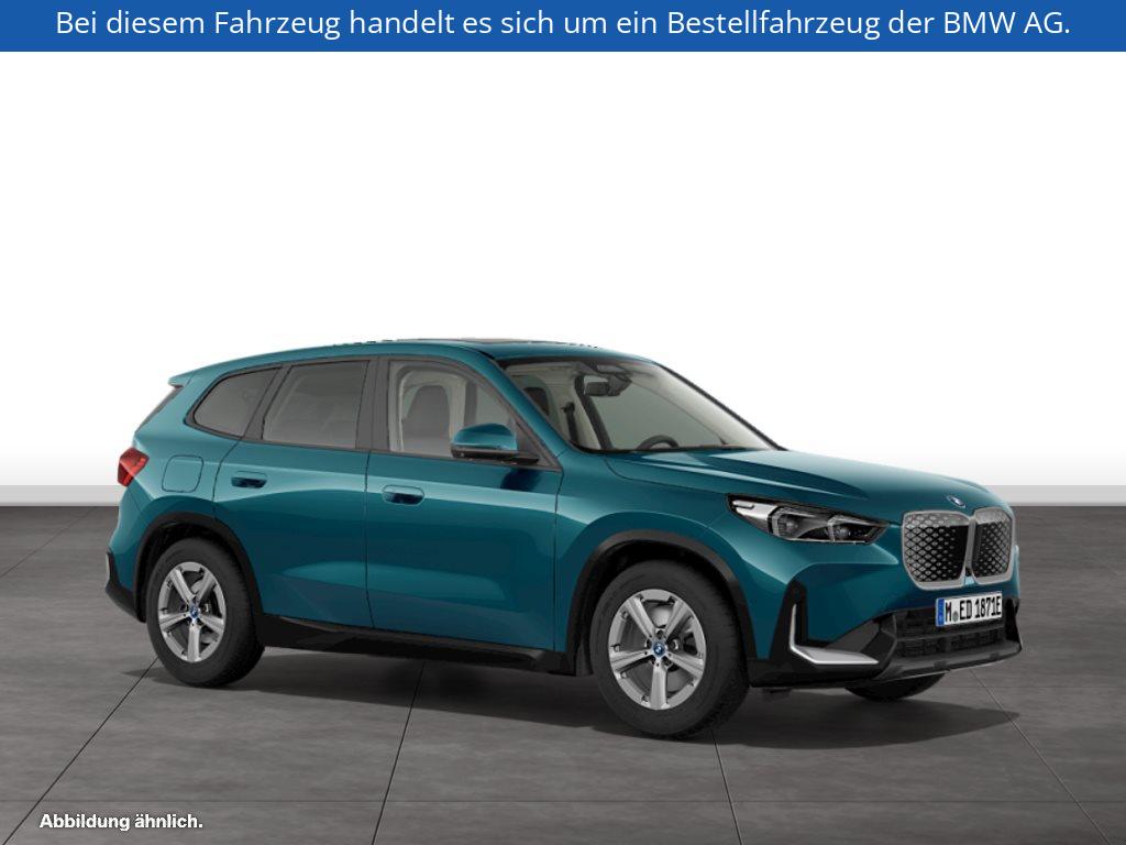 Fahrzeugabbildung BMW iX1 xDrive30