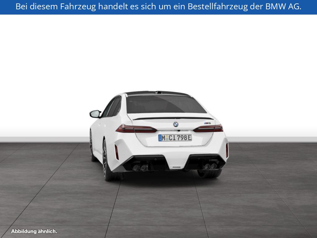 Fahrzeugabbildung BMW M5 Limousine
