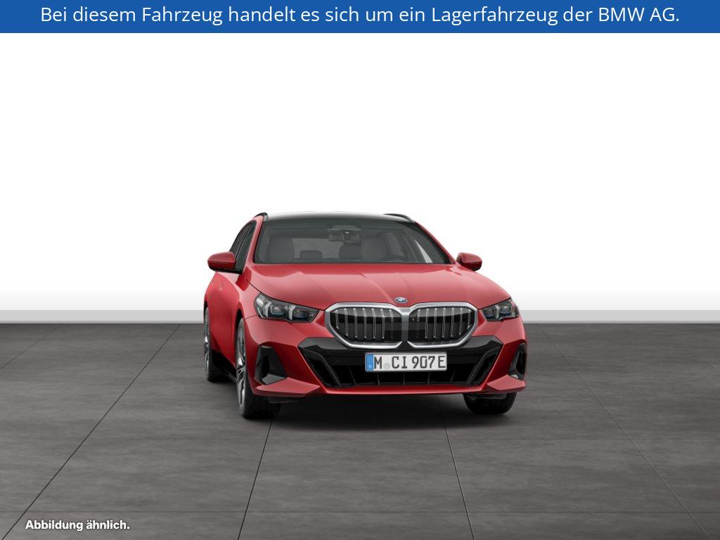 Fahrzeugabbildung BMW 550e xDrive Touring