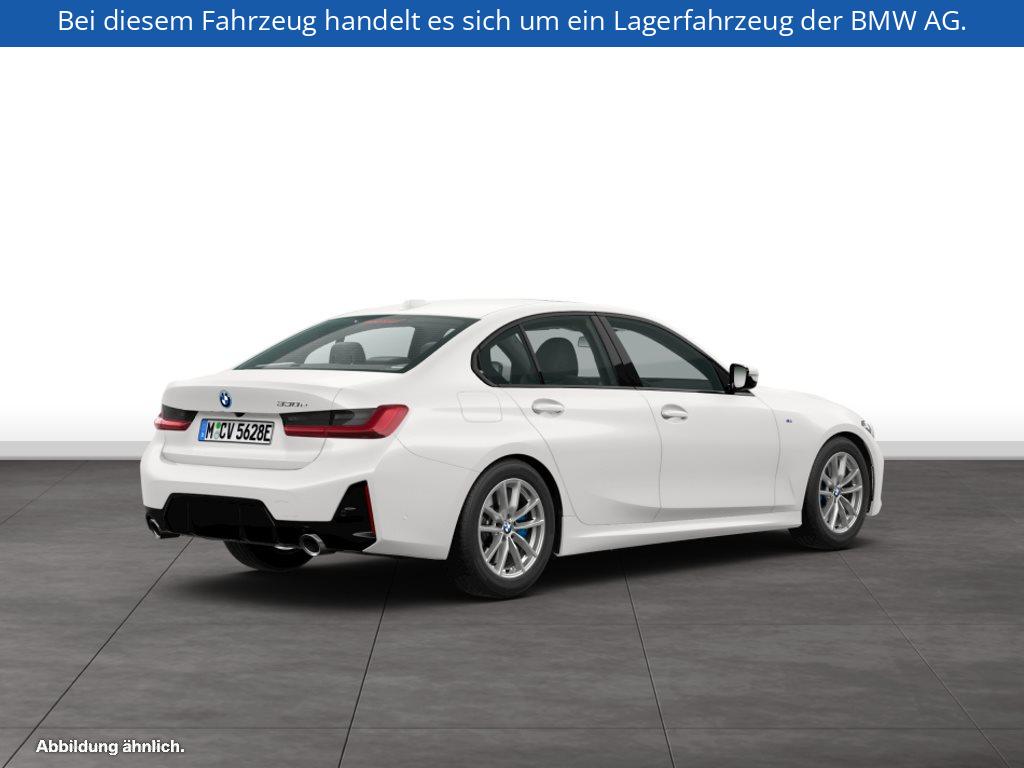 Fahrzeugabbildung BMW 330e Limousine