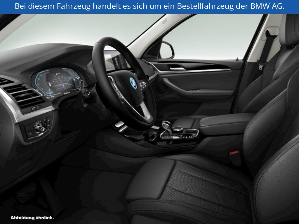 Fahrzeugabbildung BMW X3 xDrive30e