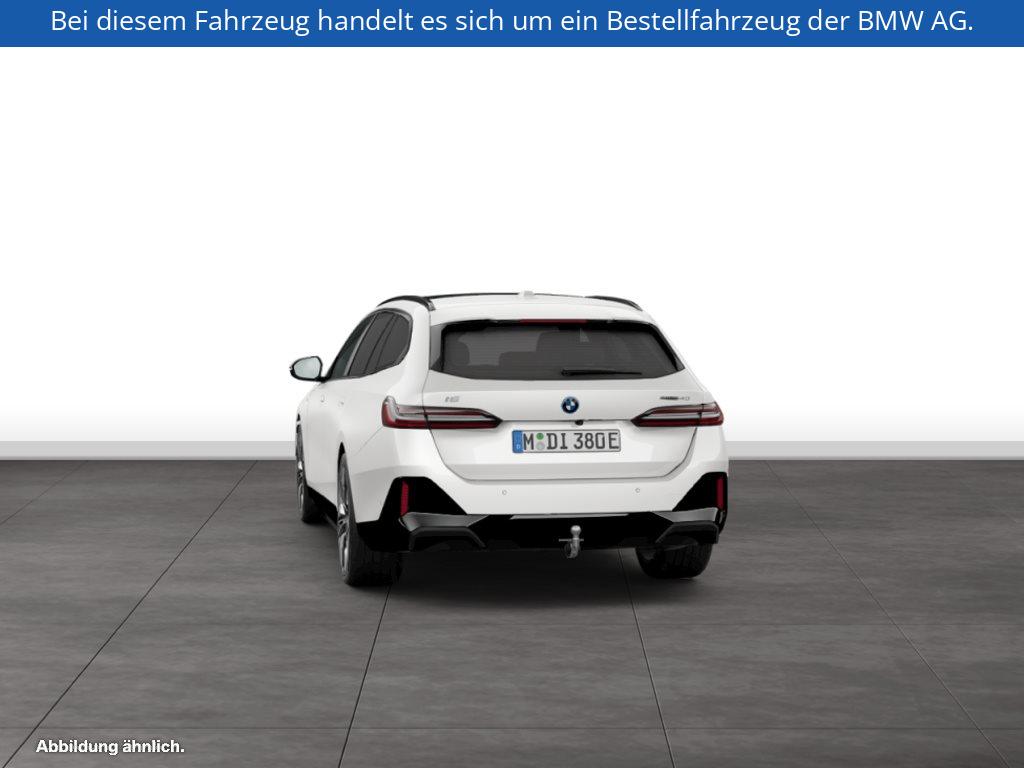 Fahrzeugabbildung BMW i5 xDrive40 Touring