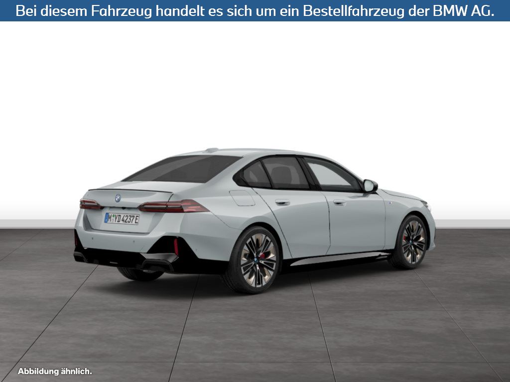 Fahrzeugabbildung BMW i5 eDrive40 Limousine