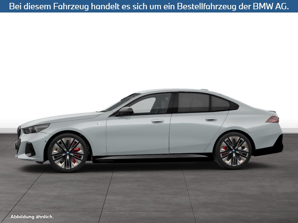 Fahrzeugabbildung BMW i5 eDrive40 Limousine