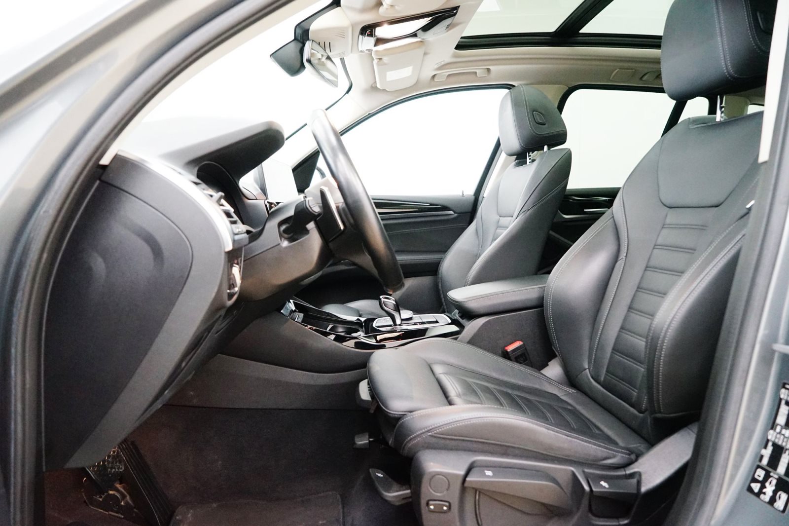Fahrzeugabbildung BMW X3 xDrive20d [Live Cockpit+, Laser, HeadUp, LRH]