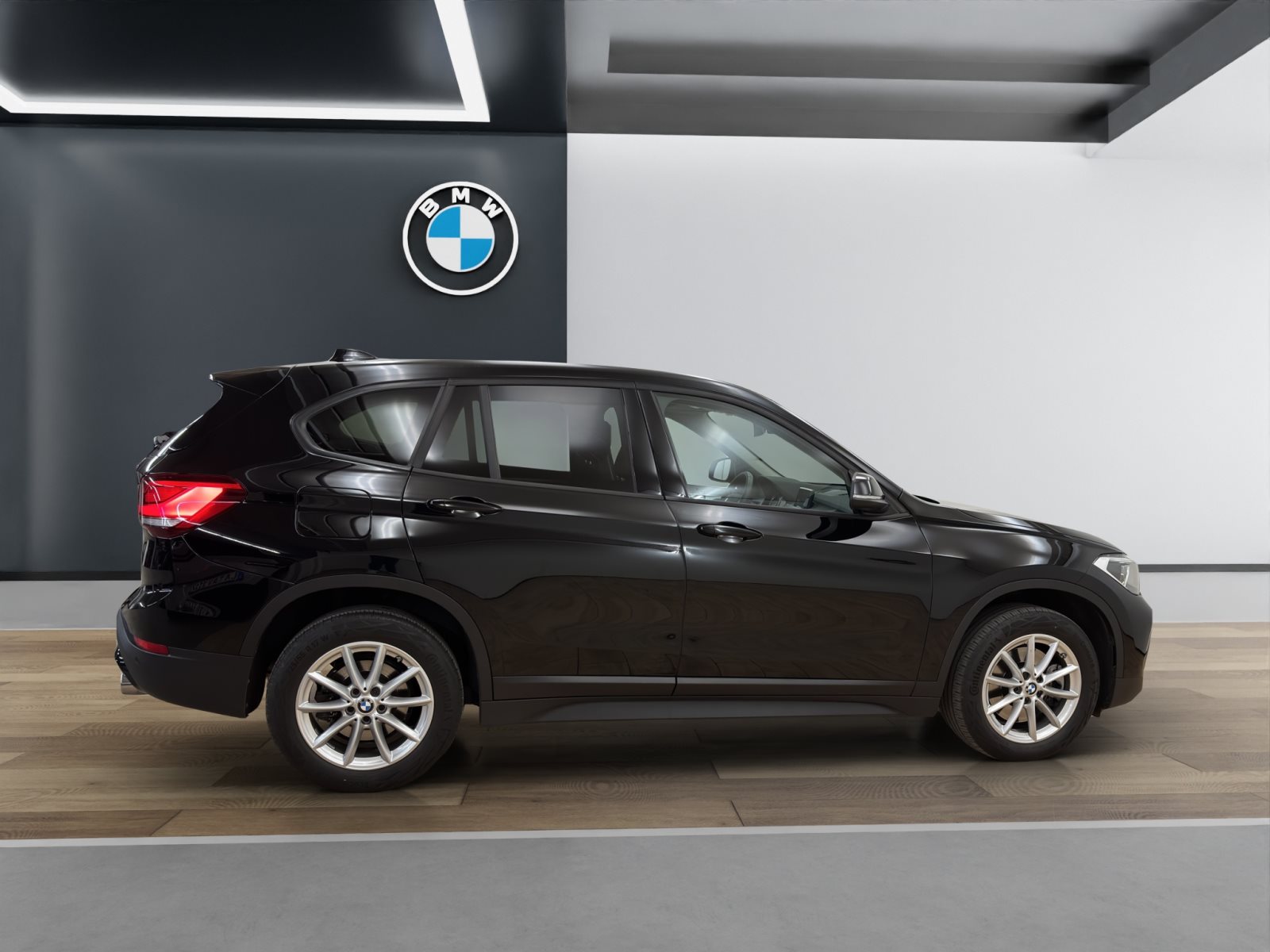Fahrzeugabbildung BMW X1 sDrive20i [Advantage, Navi, LED, PDC hinten]