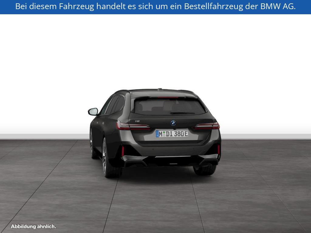 Fahrzeugabbildung BMW i5 eDrive40 Touring