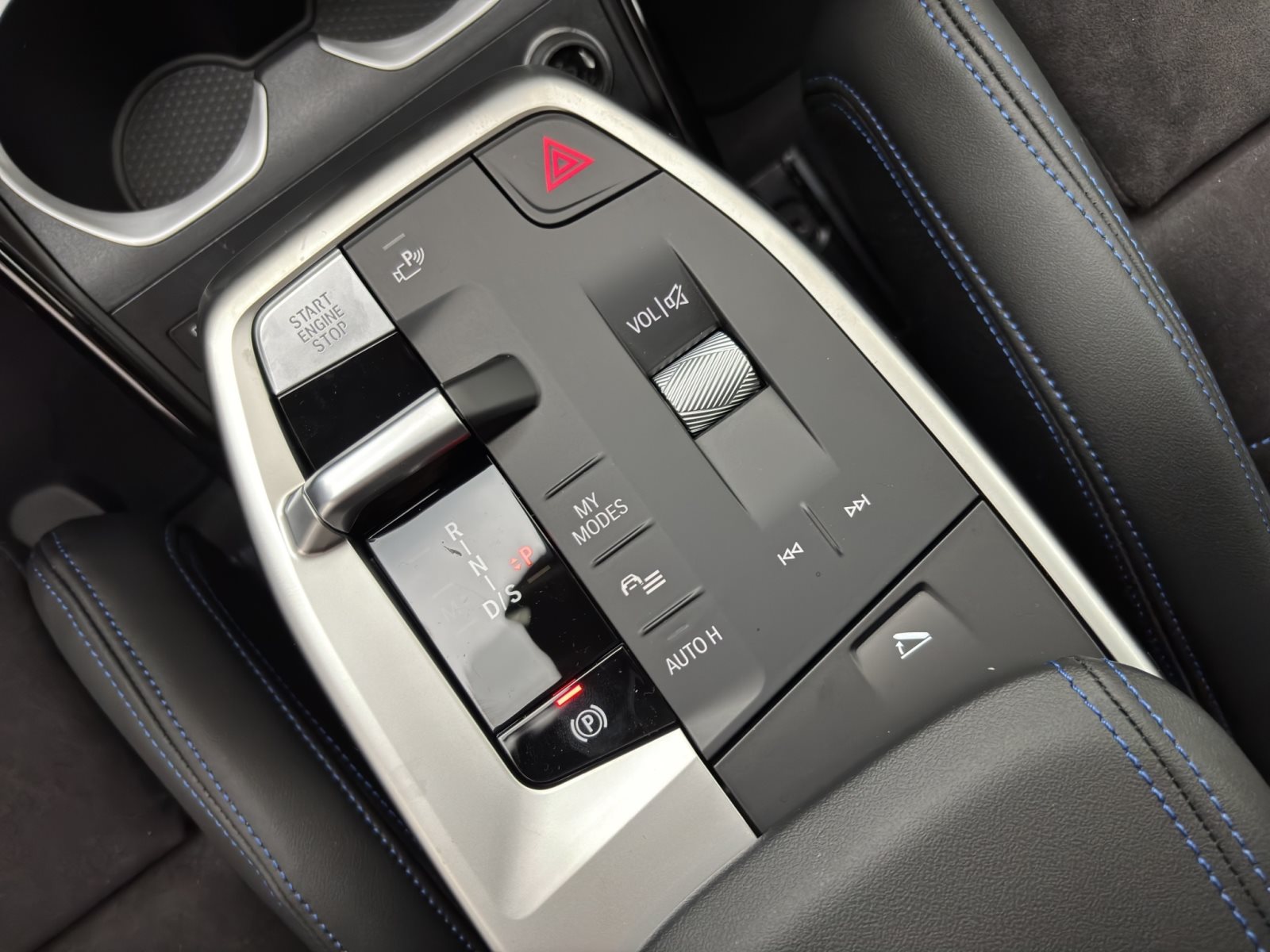 Fahrzeugabbildung BMW X1 sDrive20i [M Sport, AHK, ACC, RFK, 18 LMR]