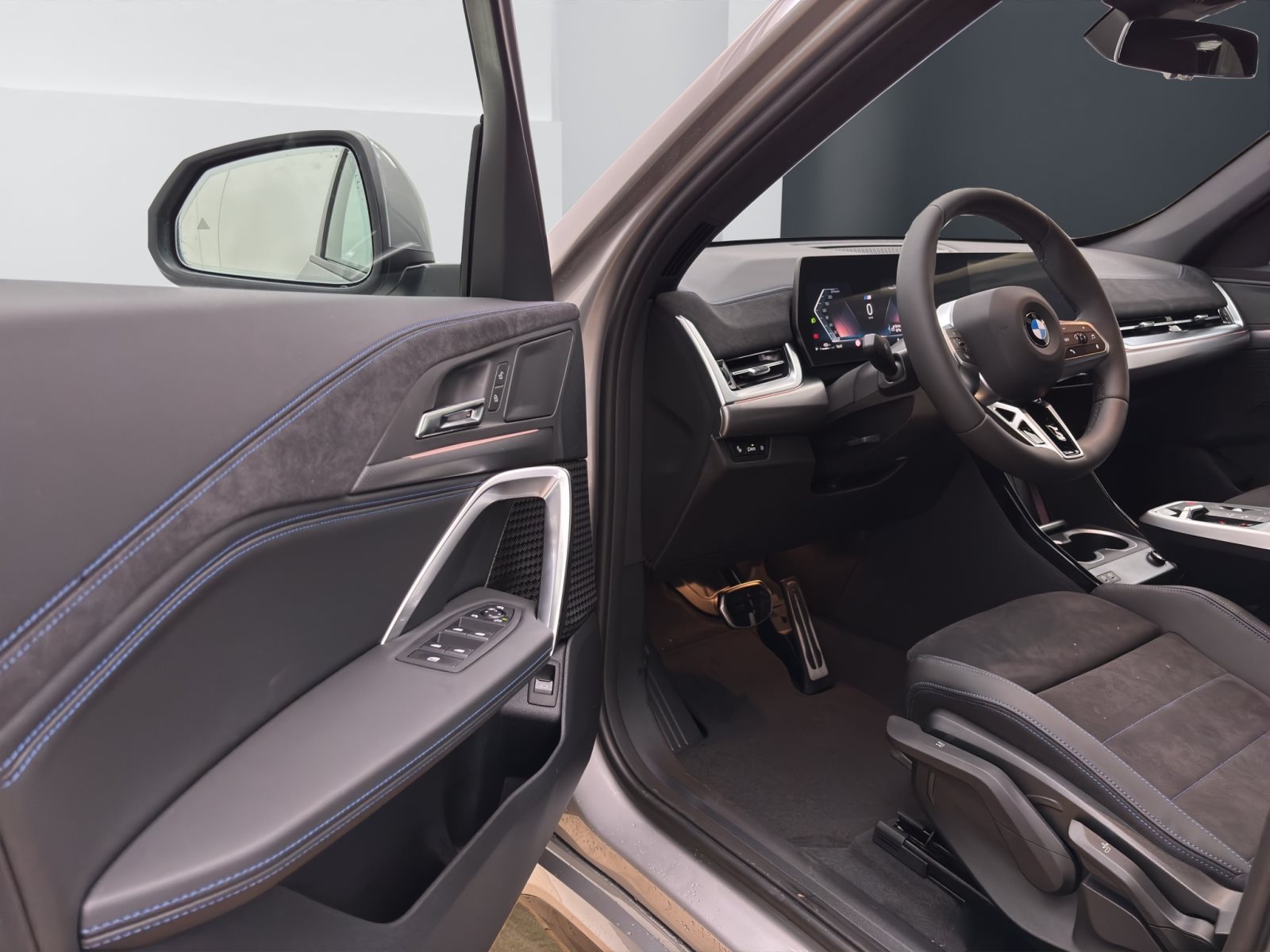 Fahrzeugabbildung BMW X1 sDrive20i [M Sport, AHK, ACC, RFK, 18 LMR]