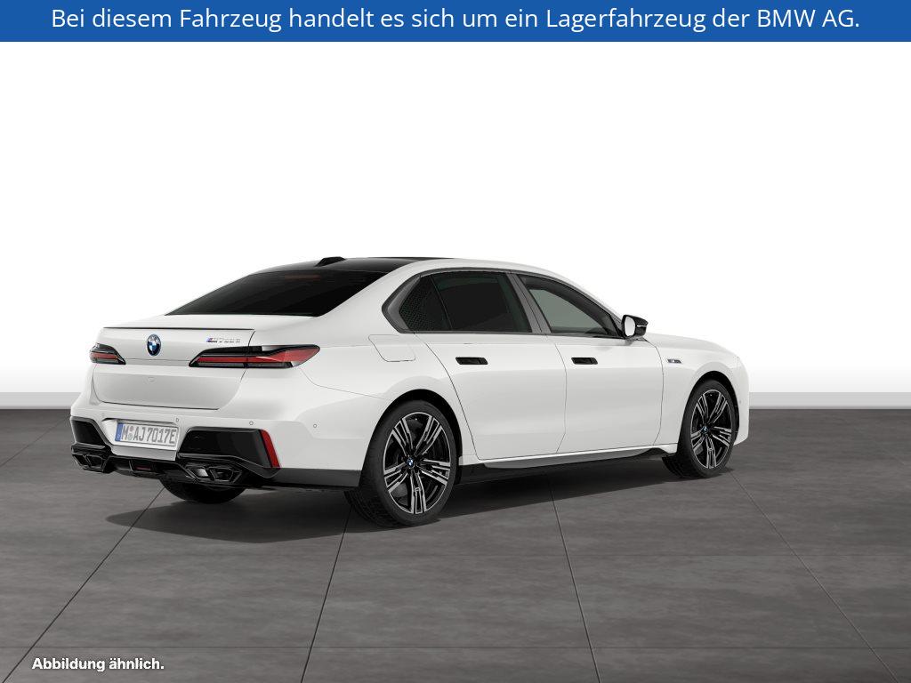 Fahrzeugabbildung BMW M760e xDrive Limousine