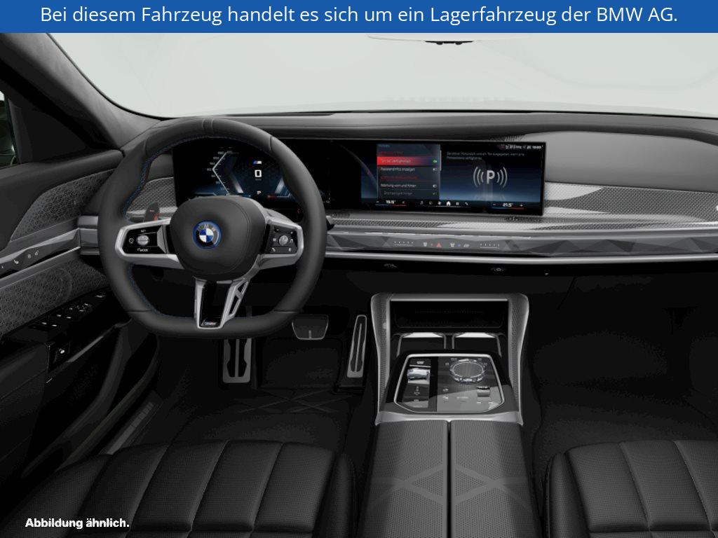 Fahrzeugabbildung BMW M760e xDrive Limousine