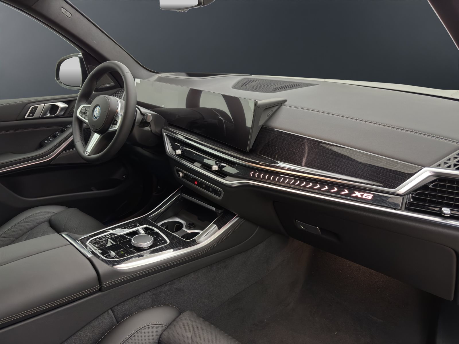 Fahrzeugabbildung BMW X5 xDrive50e [M Sport Pro, HUD, AHK, ACC, 22 LMR]