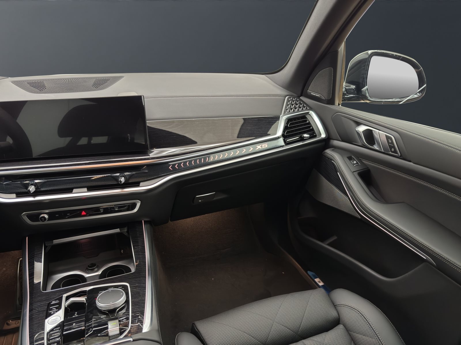 Fahrzeugabbildung BMW X5 xDrive50e [M Sport Pro, HUD, AHK, ACC, 22 LMR]