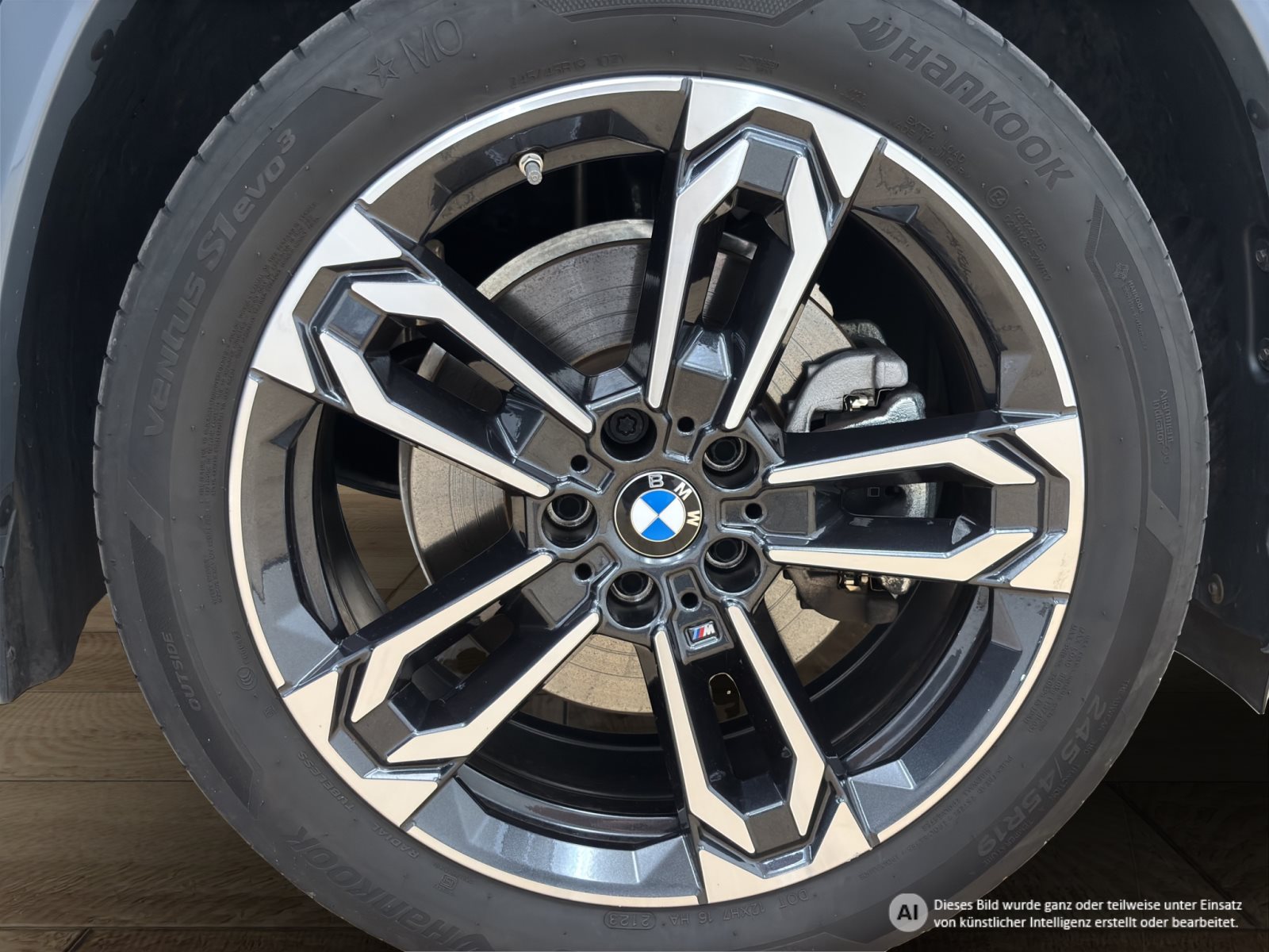 Fahrzeugabbildung BMW X1 sDrive20i [M Sport, LC Prof, HUD, 19 LMR, h&k Sound]