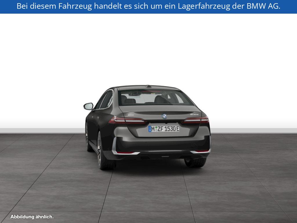 Fahrzeugabbildung BMW 530e xDrive