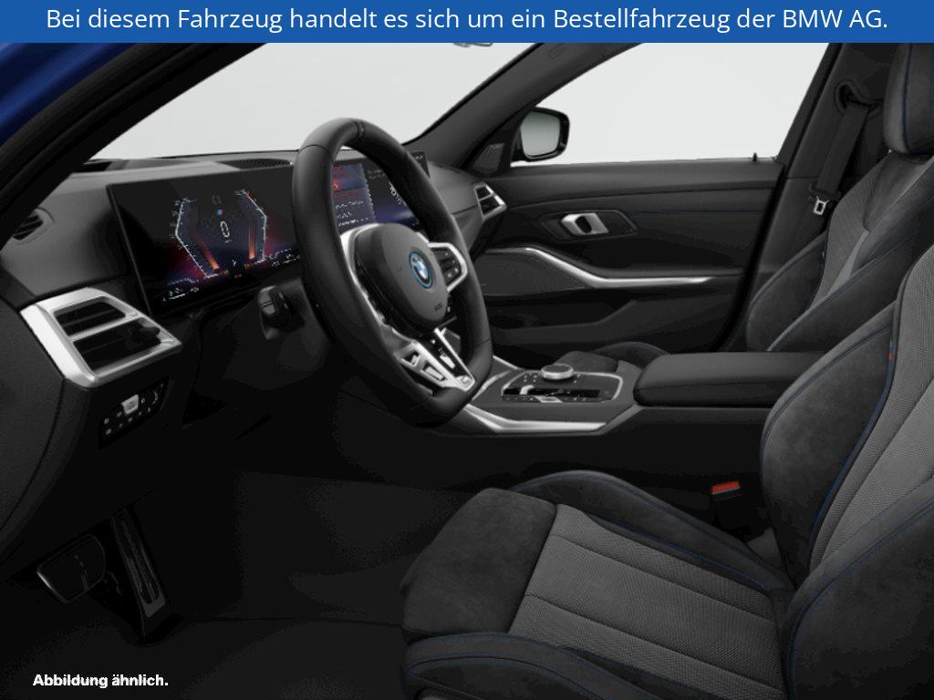 Fahrzeugabbildung BMW 330e Touring
