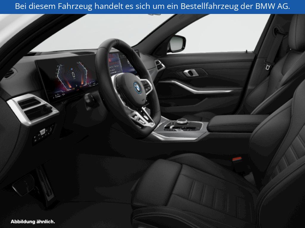 Fahrzeugabbildung BMW 330e Touring