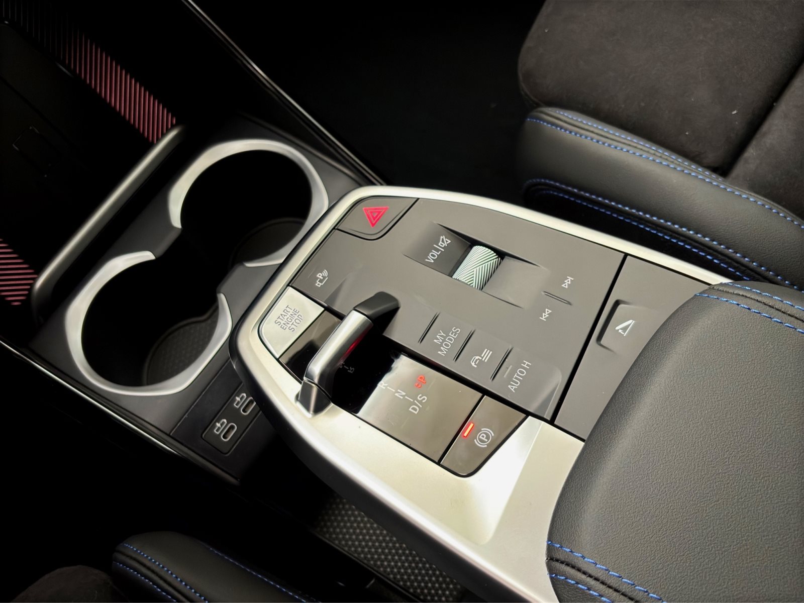 Fahrzeugabbildung BMW X1 xDrive23i [M Sport Pro, HUD, AHK, ACC, elektr. Sitze]