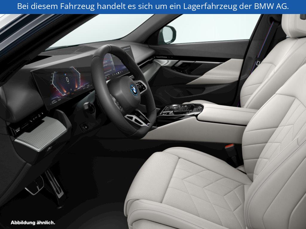Fahrzeugabbildung BMW 550e xDrive Limousine