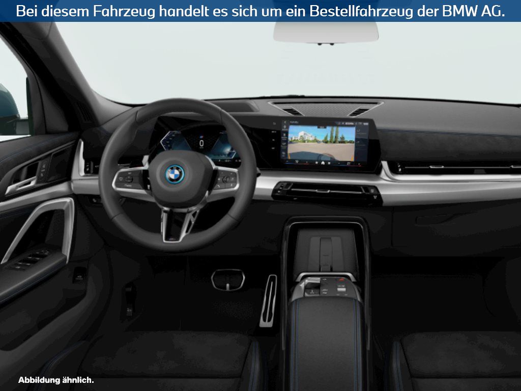 Fahrzeugabbildung BMW iX2 xDrive30