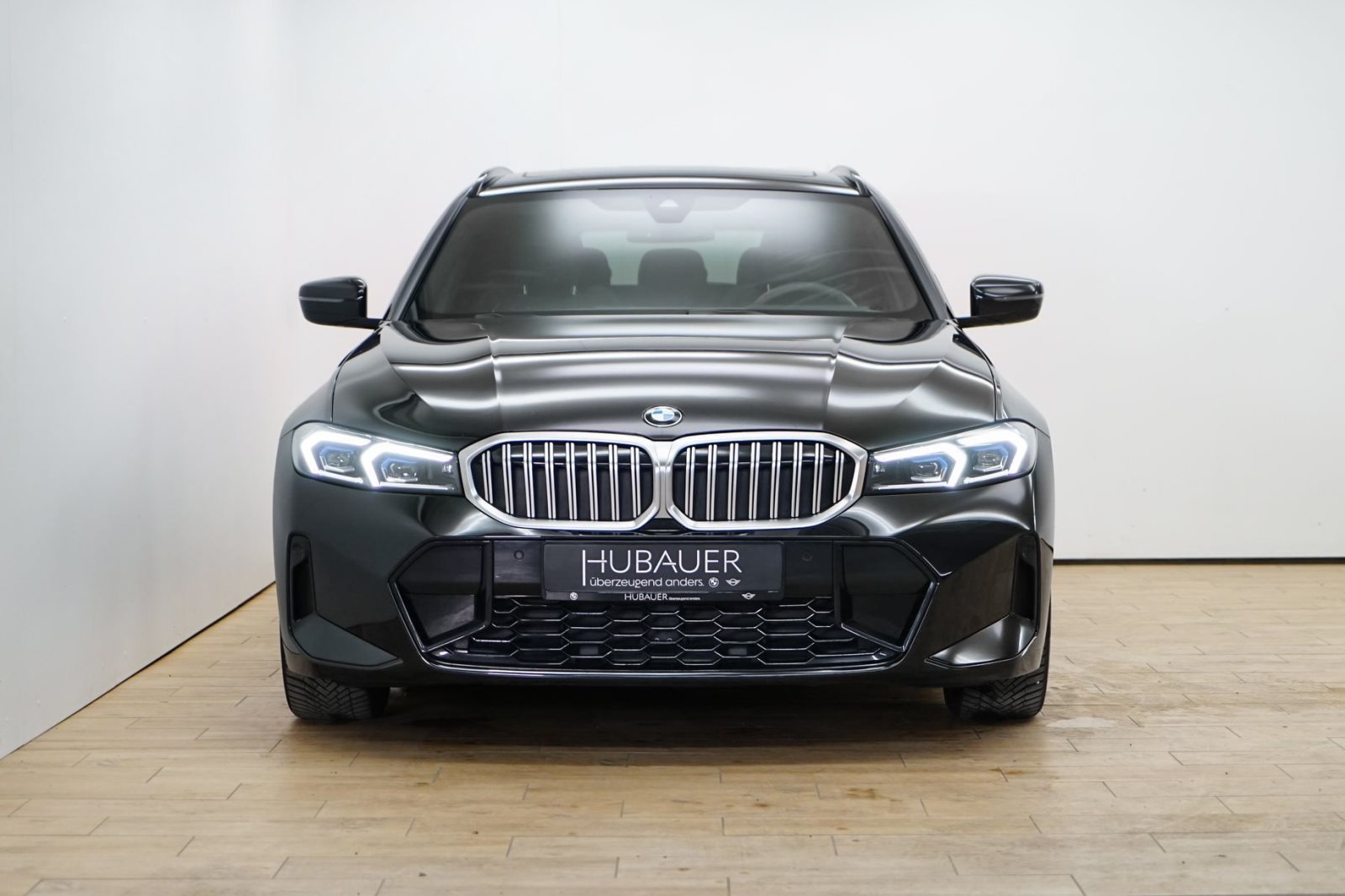 Fahrzeugabbildung BMW 330i Touring [M Sport, LC Prof., HUD, RFK, Pano]
