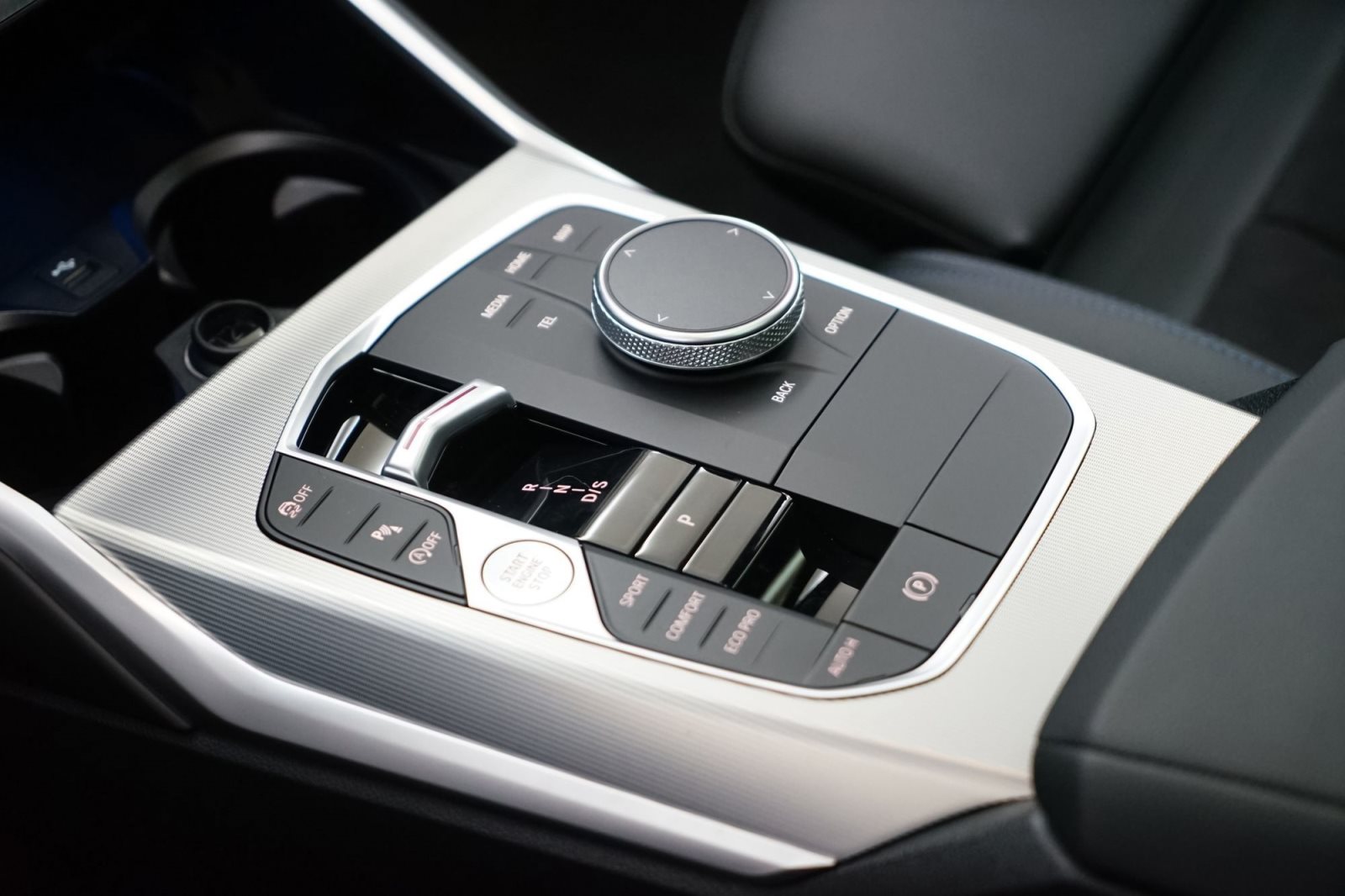 Fahrzeugabbildung BMW 330i Touring [M Sport, LC Prof., HUD, RFK, Pano]