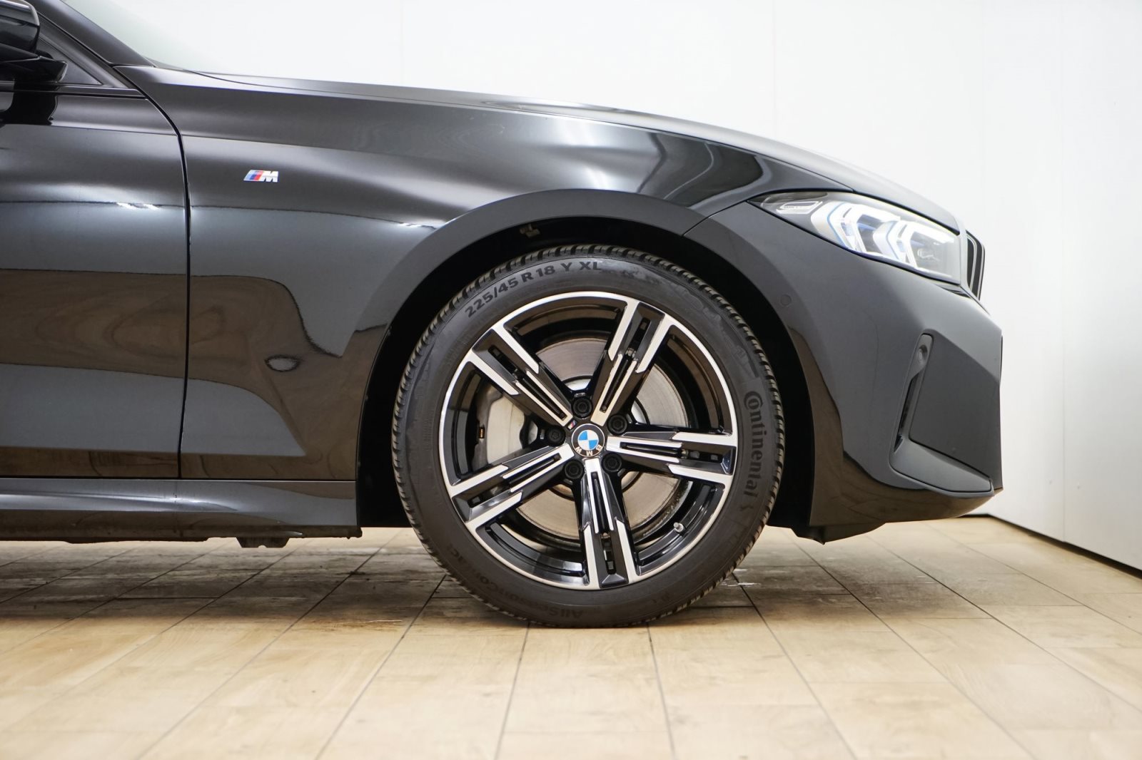 Fahrzeugabbildung BMW 330i Touring [M Sport, LC Prof., HUD, RFK, Pano]