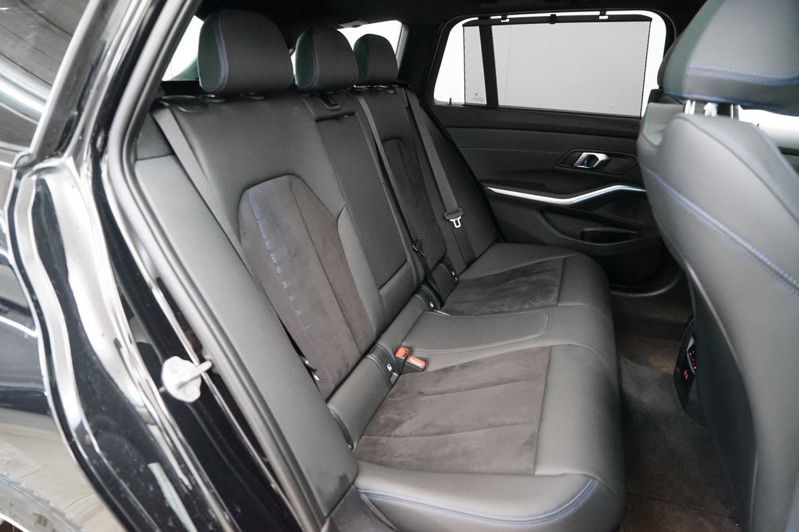 Fahrzeugabbildung BMW 330i Touring [M Sport, LC Prof., HUD, RFK, Pano]