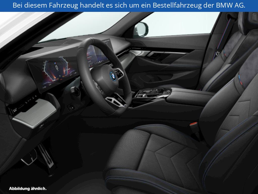 Fahrzeugabbildung BMW i5 eDrive40 Touring