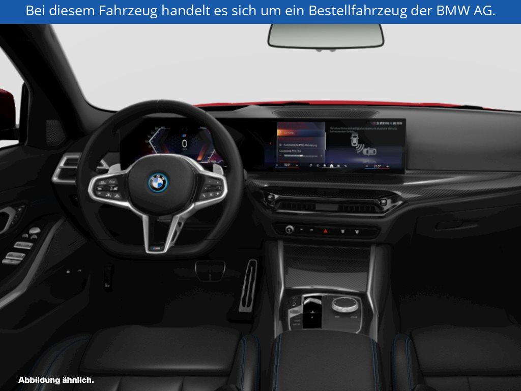 Fahrzeugabbildung BMW 330e xDrive Touring