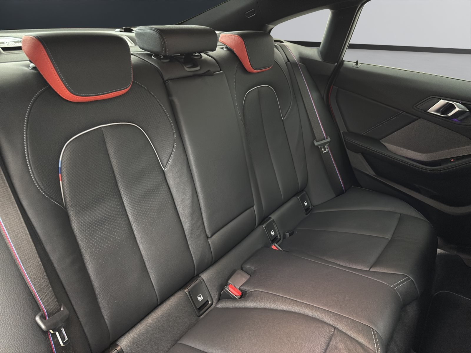 Fahrzeugabbildung BMW 220i Gran Coupé [M Sport Pro, ACC, RFK, Pano]