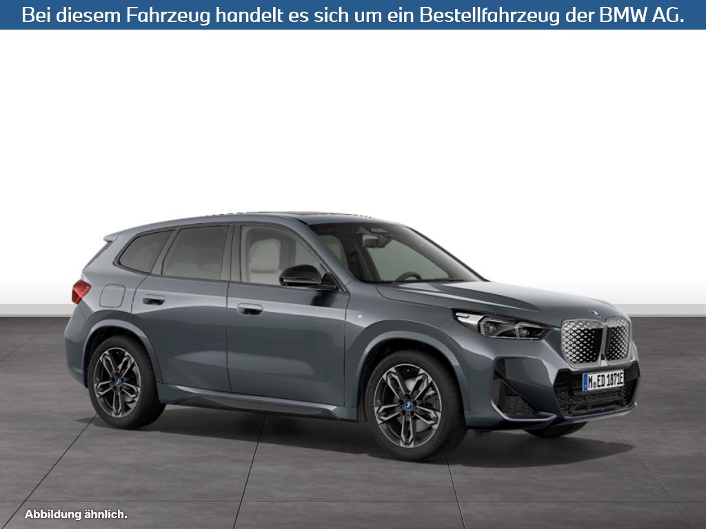 Fahrzeugabbildung BMW iX1 xDrive30