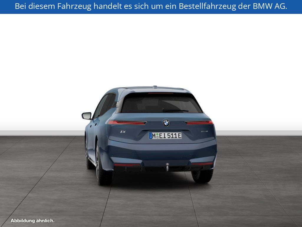 Fahrzeugabbildung BMW iX xDrive45