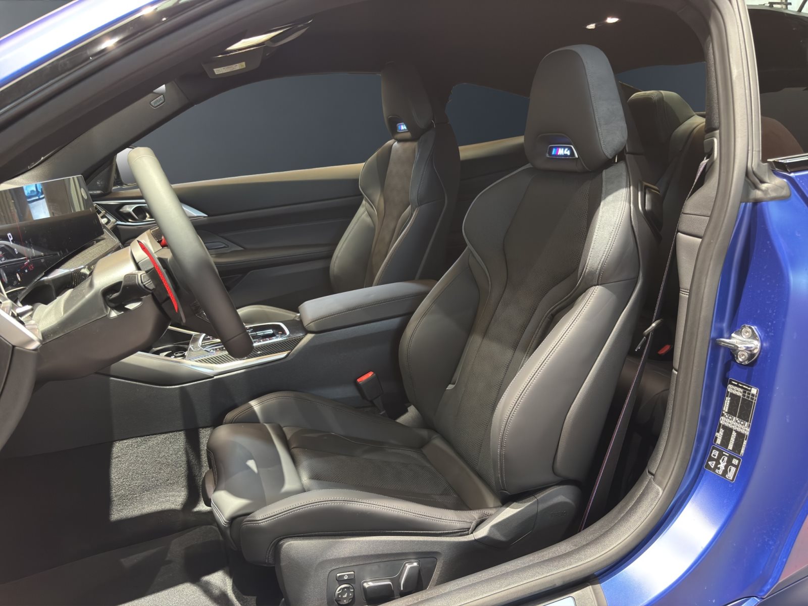 Fahrzeugabbildung BMW M4 Competition Coupé xDrive [Individual, Carbon, HUD]