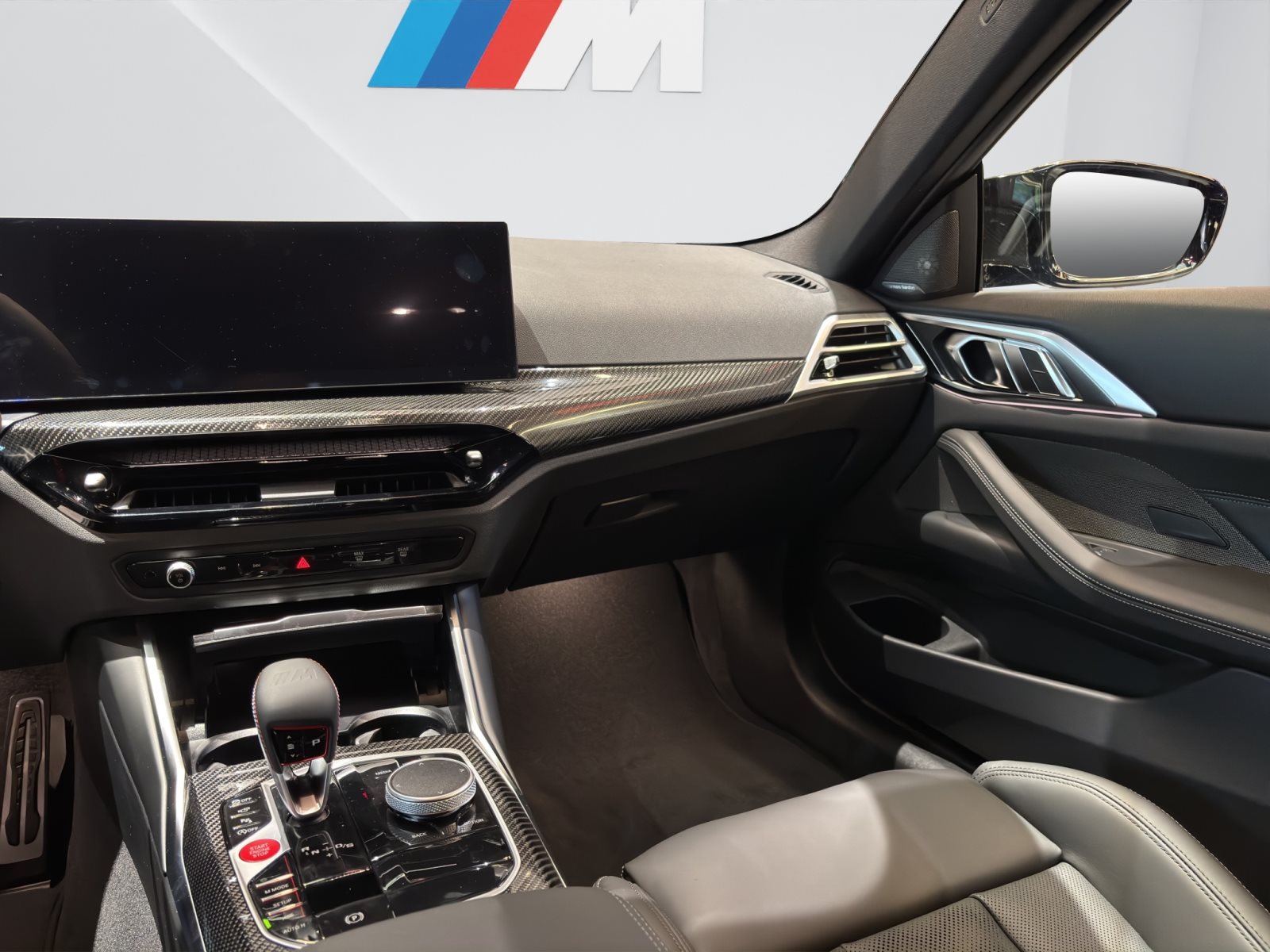 Fahrzeugabbildung BMW M4 Competition Coupé xDrive [Individual, Carbon, HUD]