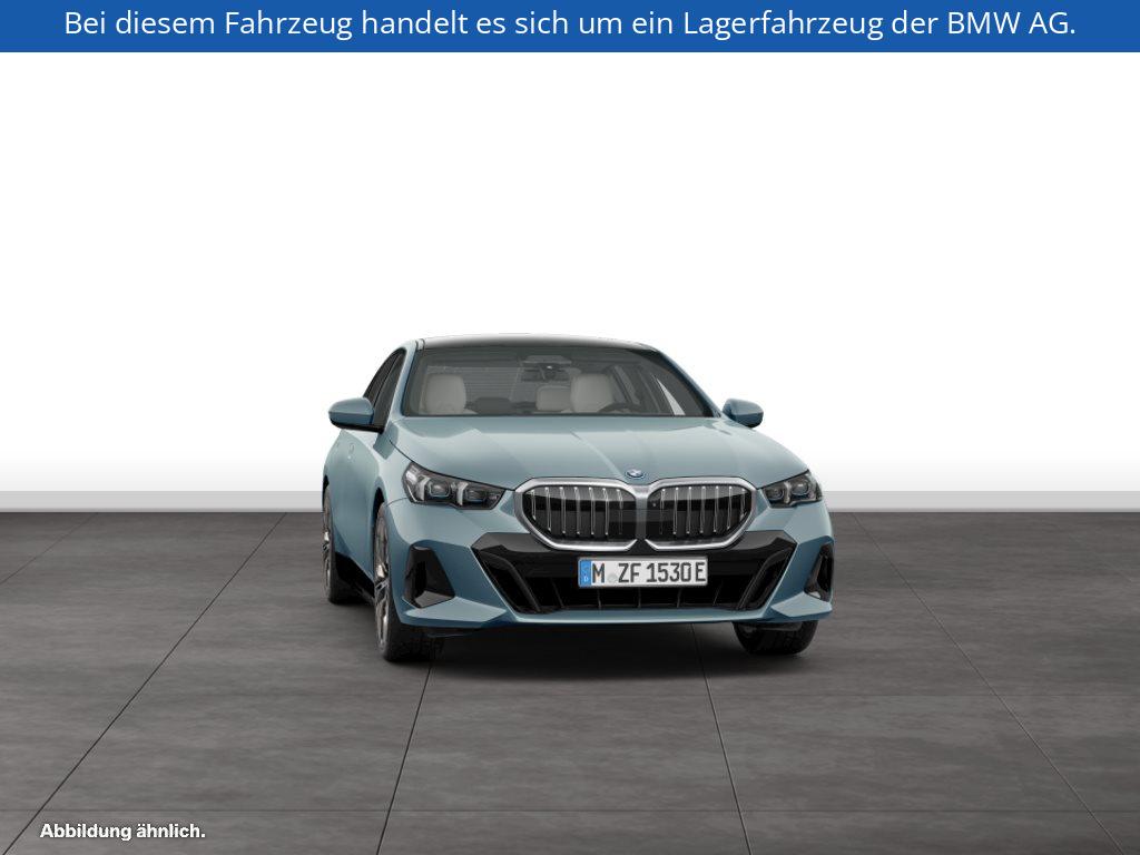 Fahrzeugabbildung BMW 550e xDrive Limousine