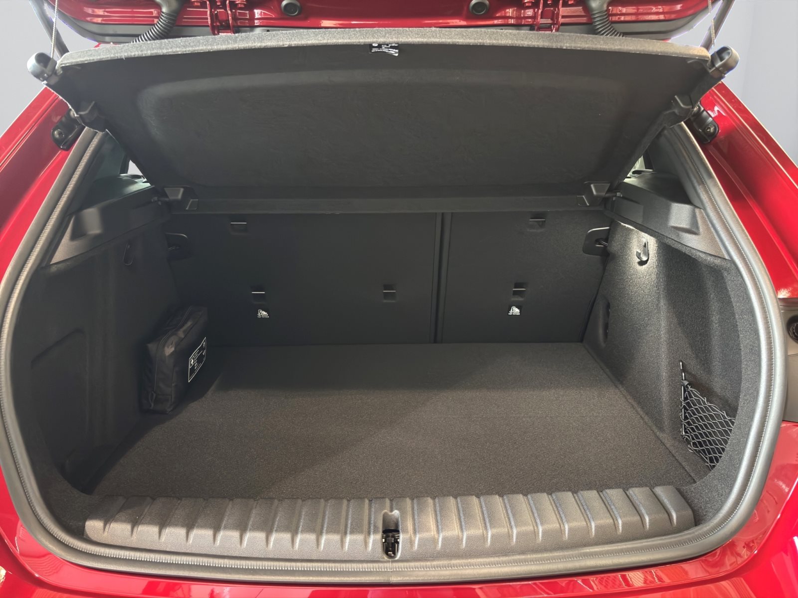 Fahrzeugabbildung BMW 120 [M Sport Pro, Navi, RFK, 19 LMR, SHZ, LED]