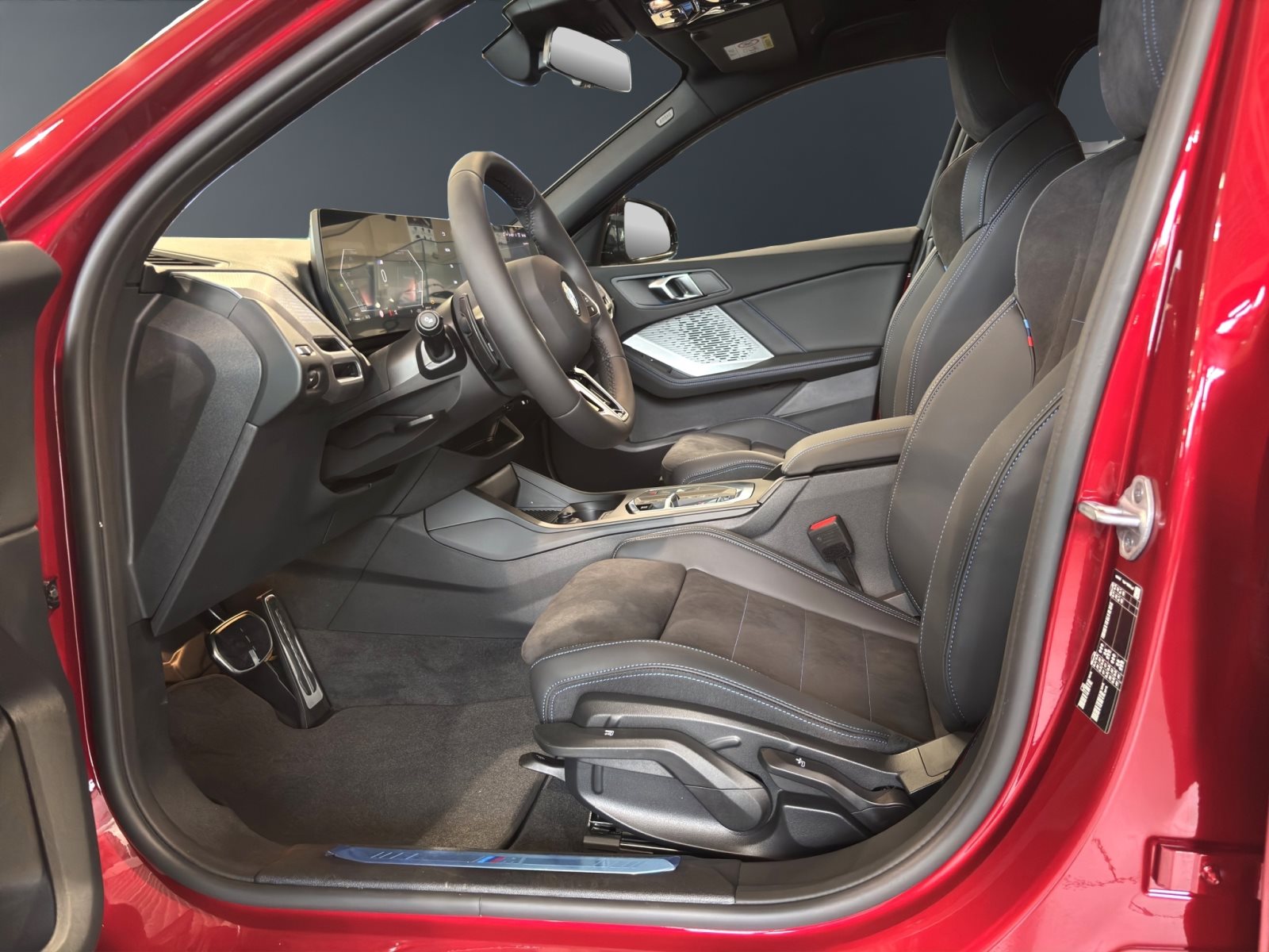 Fahrzeugabbildung BMW 120 [M Sport Pro, Navi, RFK, 19 LMR, SHZ, LED]