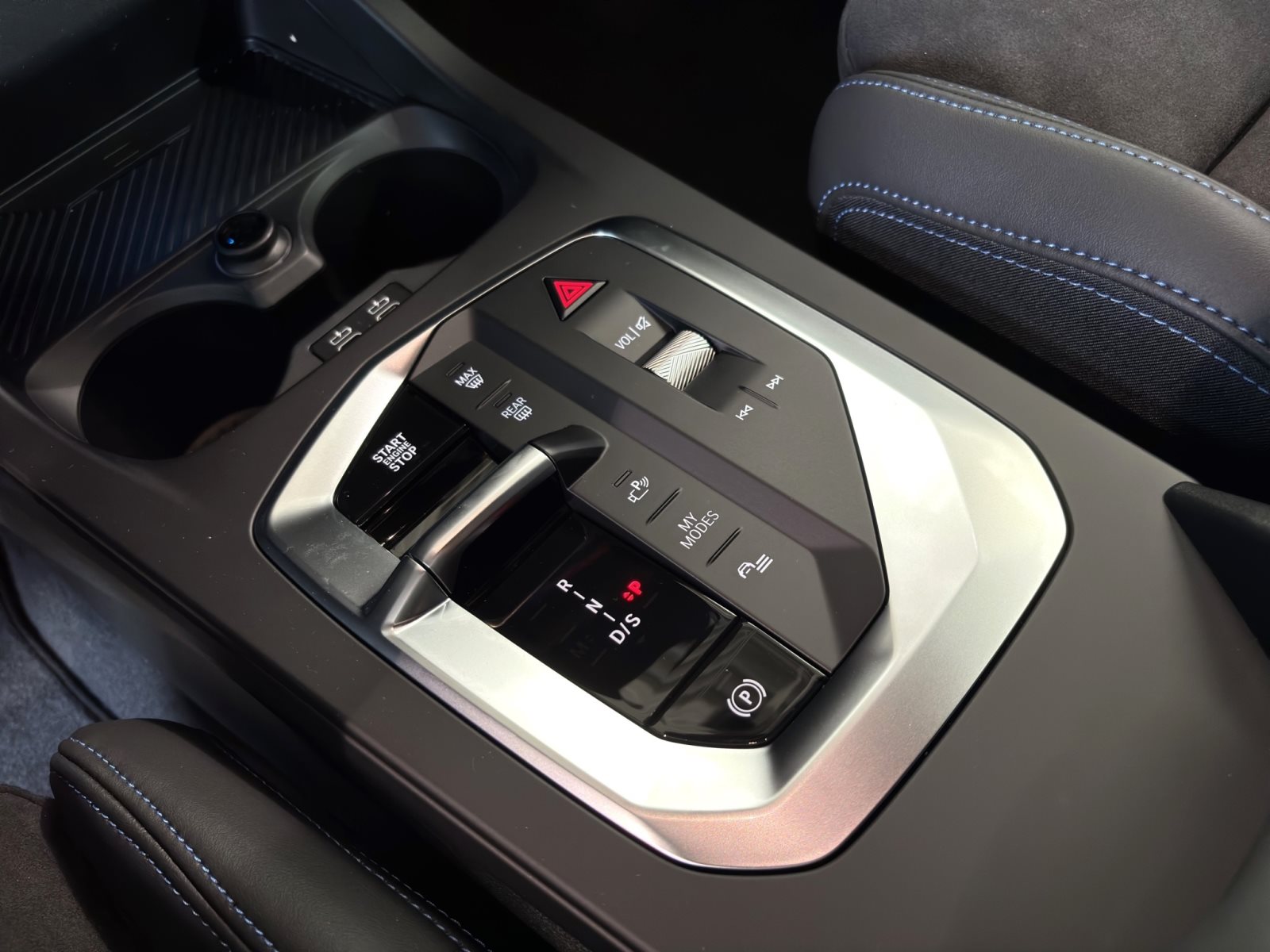 Fahrzeugabbildung BMW 120 [M Sport Pro, Navi, RFK, 19 LMR, SHZ, LED]