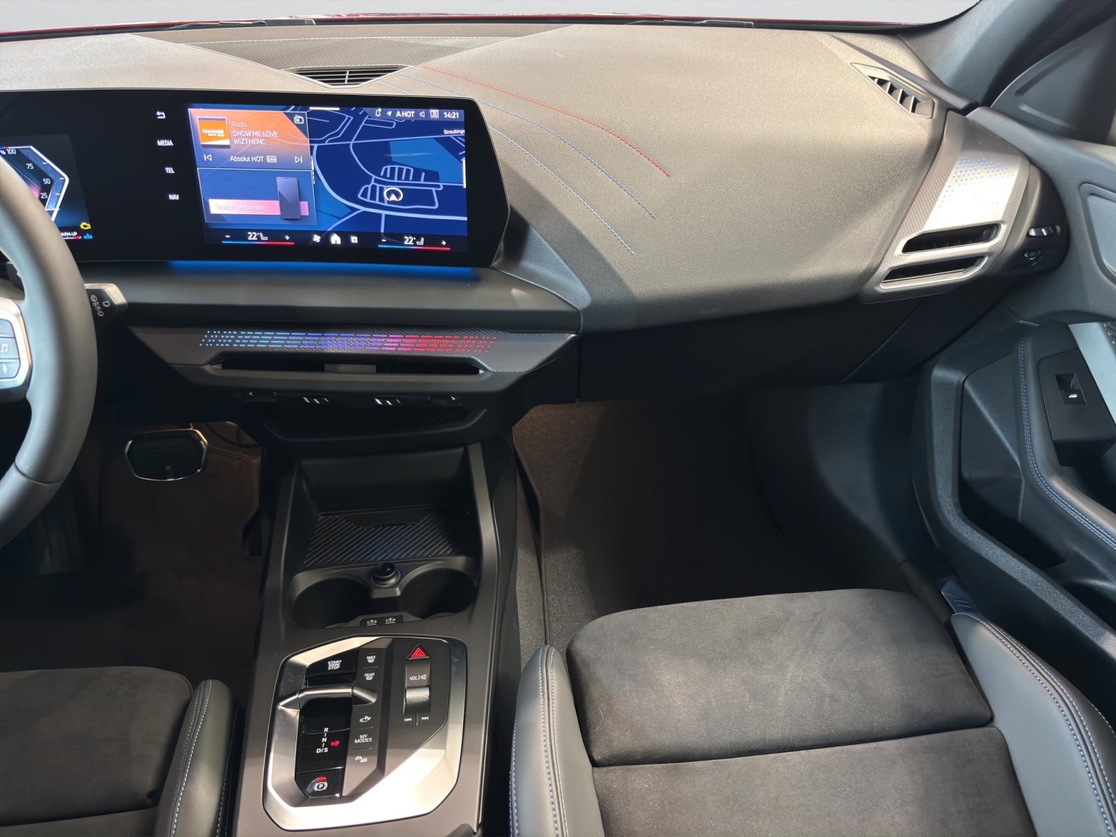Fahrzeugabbildung BMW 120 [M Sport Pro, Navi, RFK, 19 LMR, SHZ, LED]