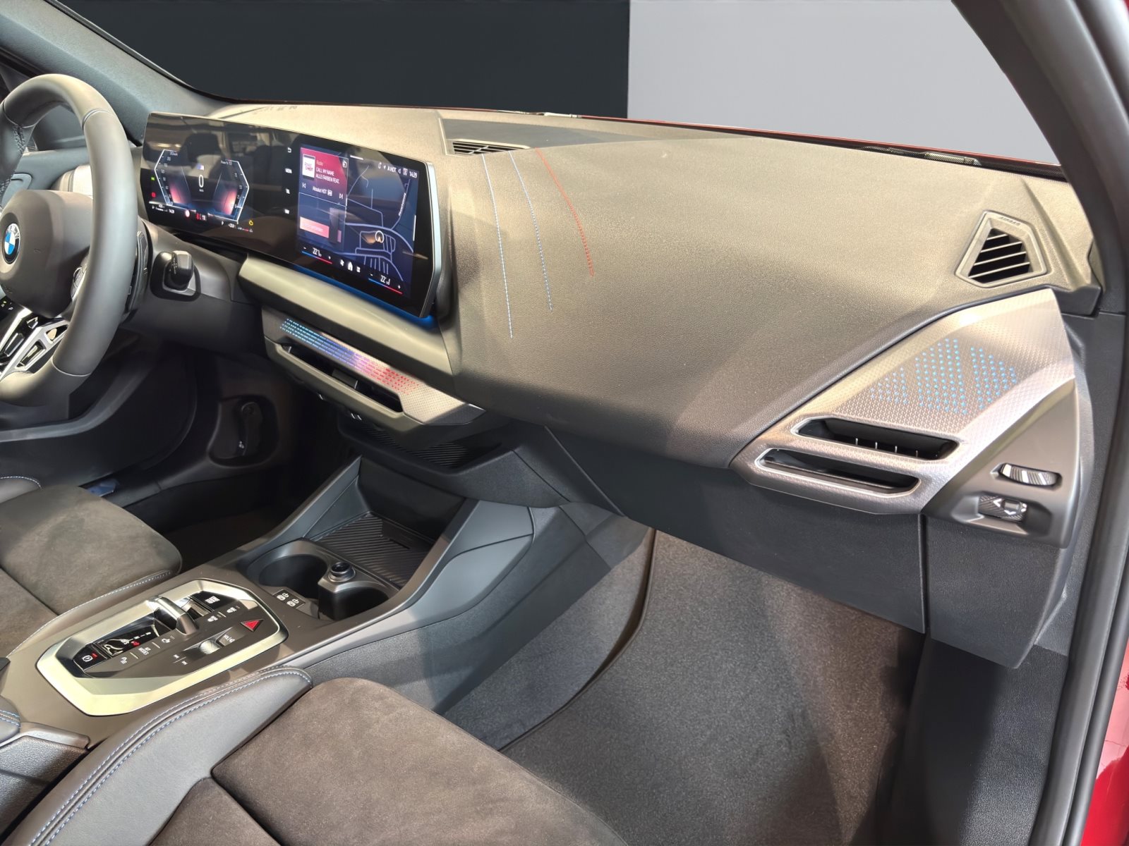 Fahrzeugabbildung BMW 120 [M Sport Pro, Navi, RFK, 19 LMR, SHZ, LED]