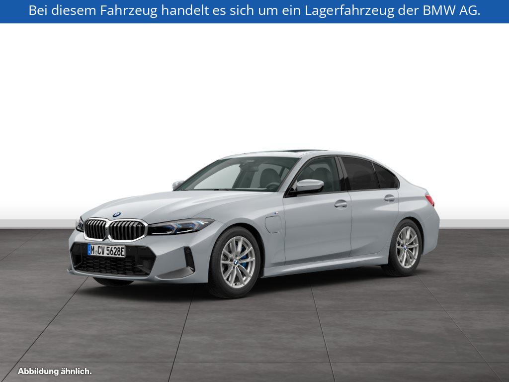 BMW 330e xDrive Limousine