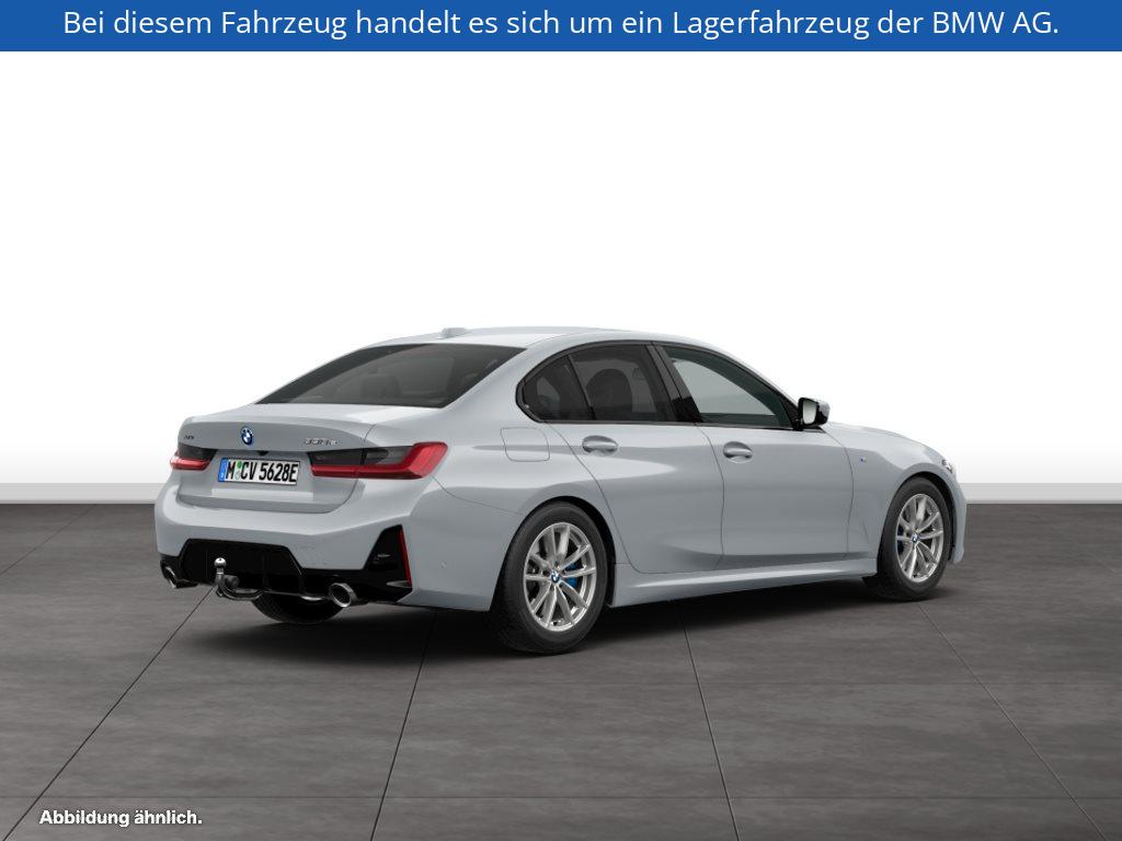 Fahrzeugabbildung BMW 330e xDrive Limousine