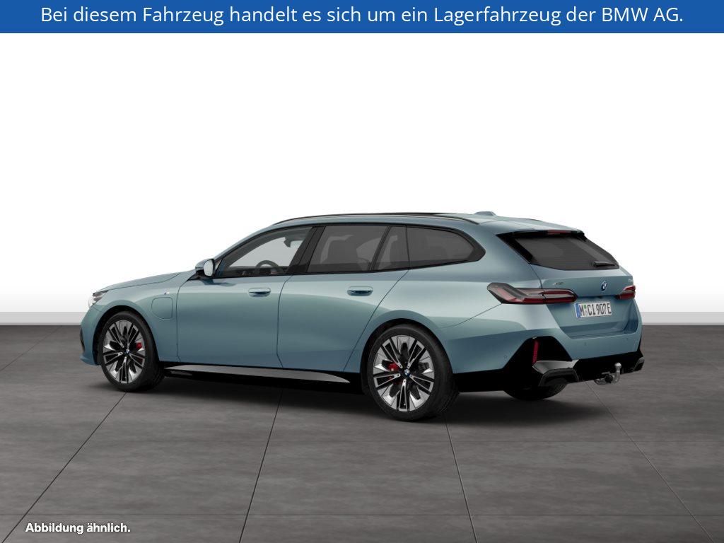 Fahrzeugabbildung BMW 550e xDrive Touring