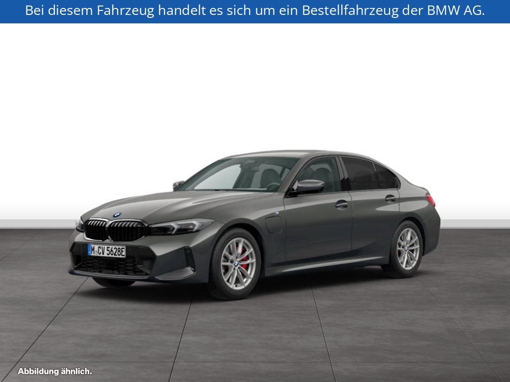 BMW 330e Limousine